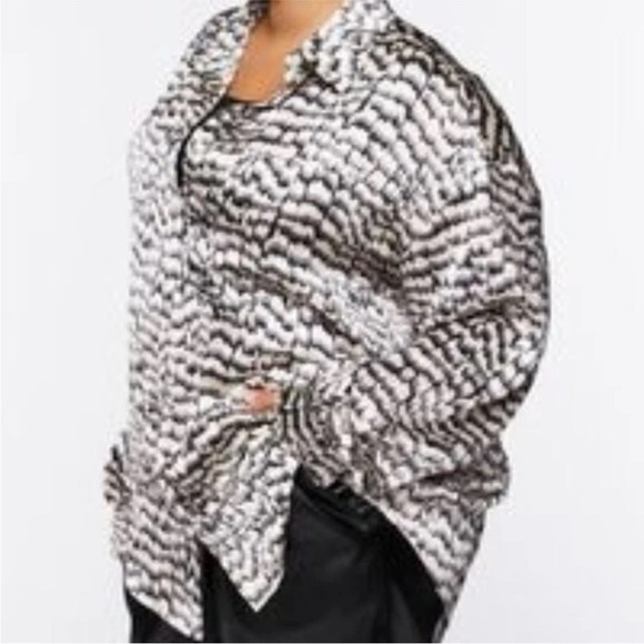 Forever 21 Oversized Abstract Shirt Long Sleeve Silky Black Gray Cream SZ LARGE - Picture 2 of 11